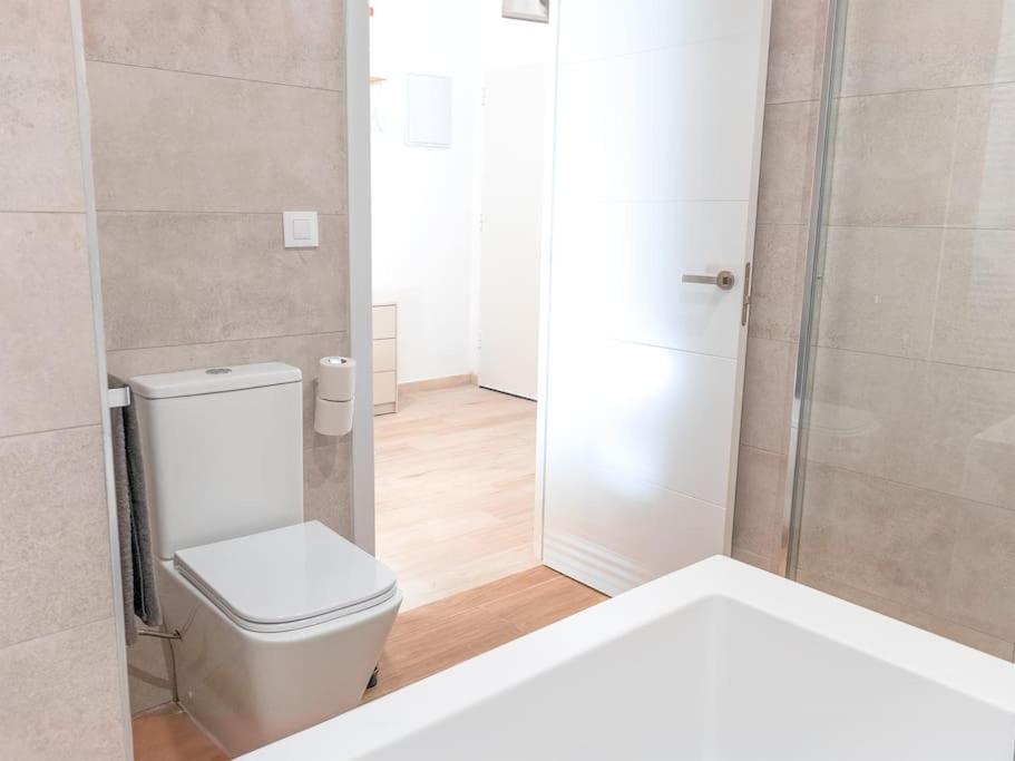 Acogedor Estudio En Triana Con Jacuzzi Y Wifi Seville Ngoại thất bức ảnh
