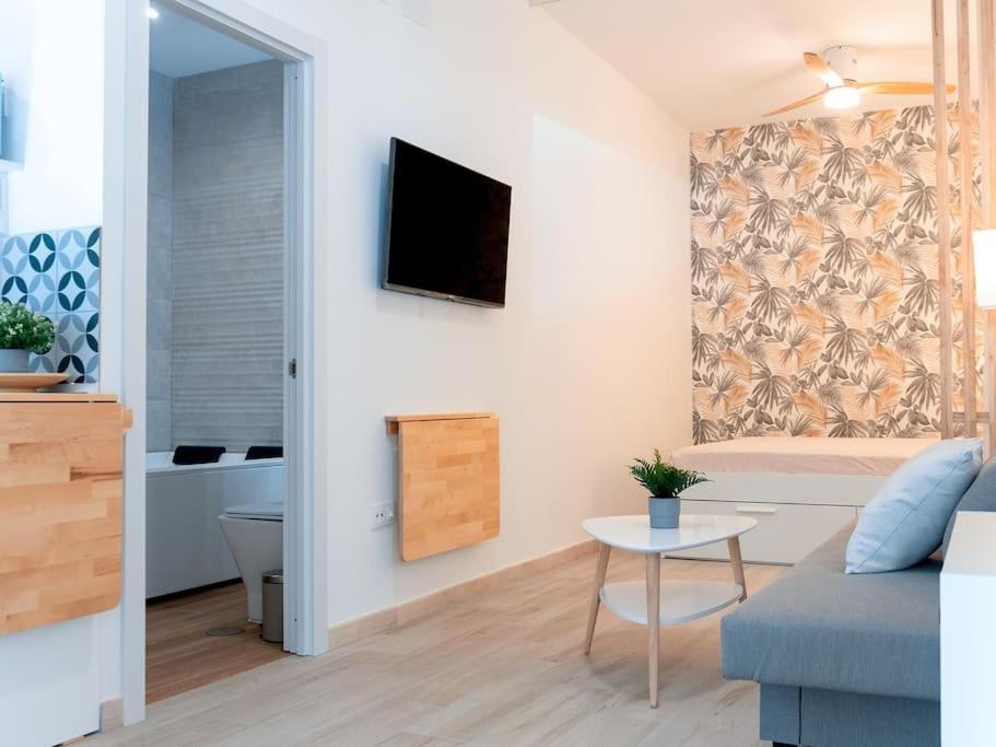 Acogedor Estudio En Triana Con Jacuzzi Y Wifi Seville Ngoại thất bức ảnh