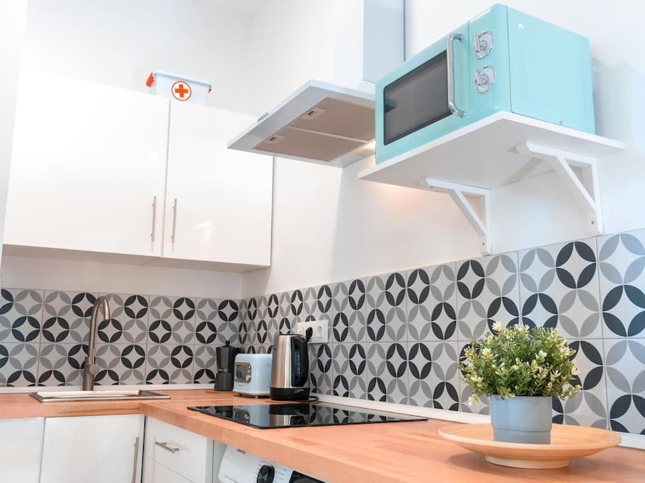 Acogedor Estudio En Triana Con Jacuzzi Y Wifi Seville Ngoại thất bức ảnh