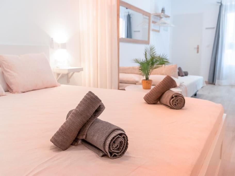 Acogedor Estudio En Triana Con Jacuzzi Y Wifi Seville Ngoại thất bức ảnh