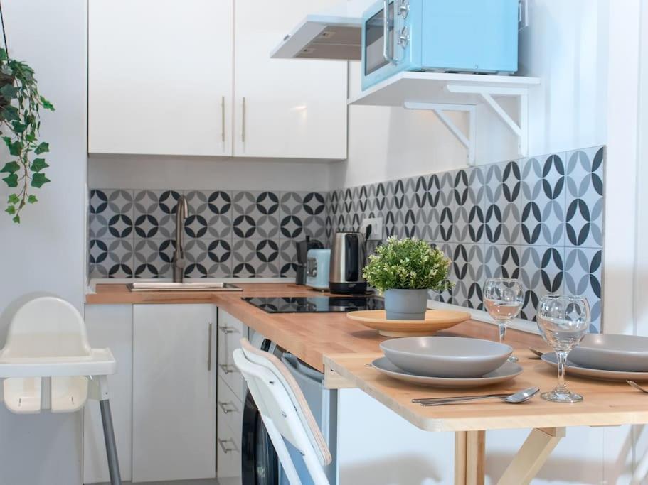 Acogedor Estudio En Triana Con Jacuzzi Y Wifi Seville Ngoại thất bức ảnh